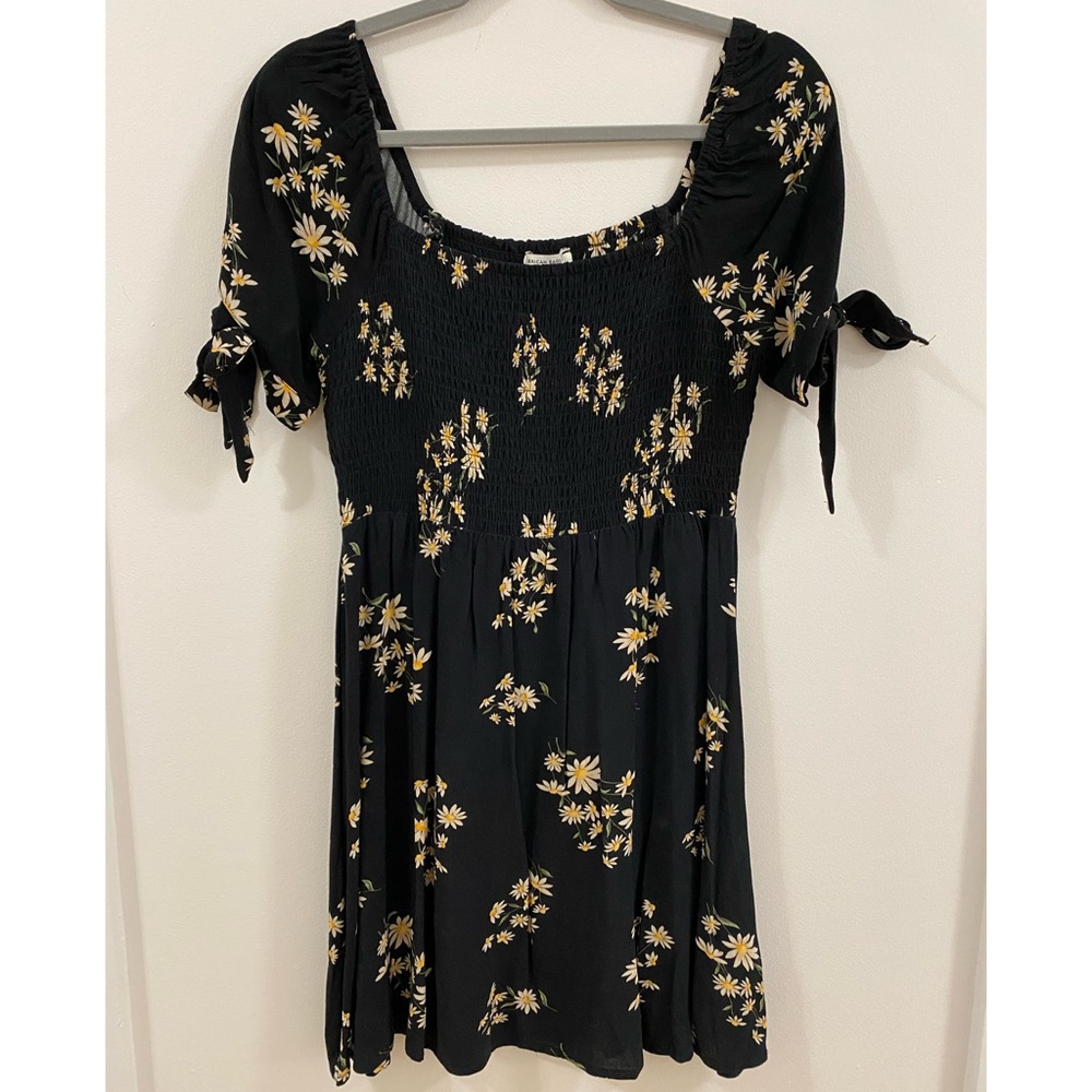 American Eagle Black Floral Tie Sleeve Dress Size Small